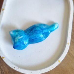 Petit chat déco pour frigo - bleu marbré