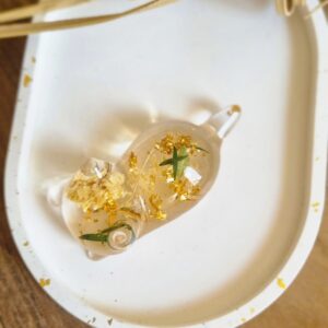 Petit chat déco fleurs naturelles - crème